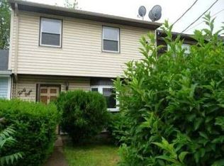 38 Warren St, Carteret, NJ 07008