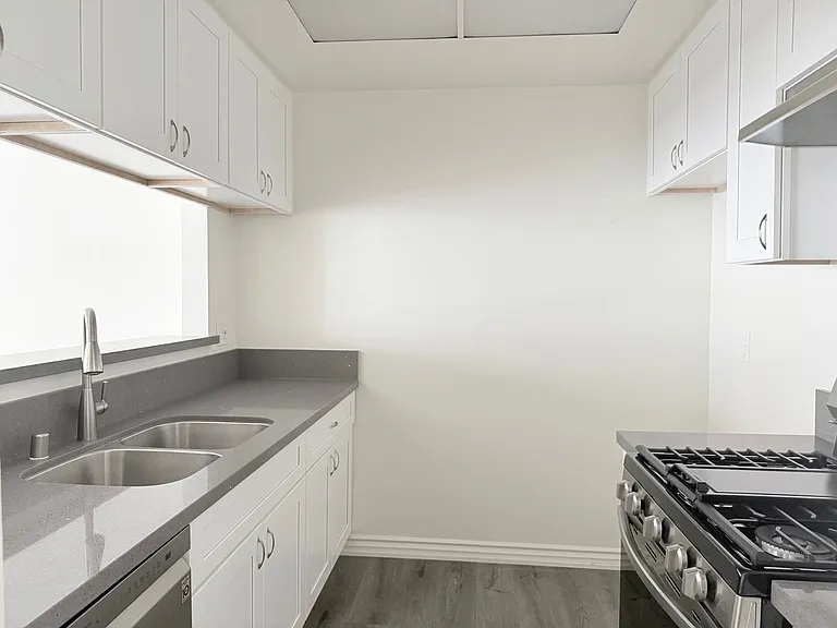 Perfectly situated 2 bedroom and 2 bathroom ! — Photo 5