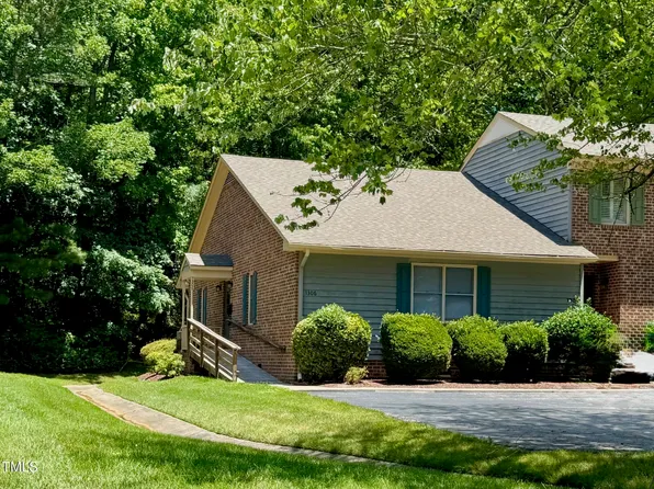 1306 Oakridge Ave, Henderson, NC 27536