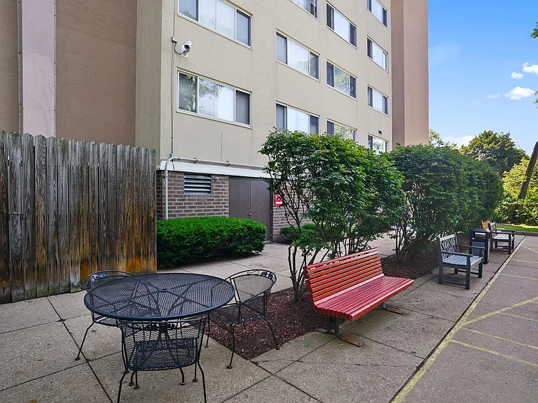 Hillsboro Plaza - 62 & Older — Photo 11