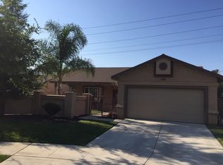438 W Trinta Ct, Farmersville, CA 93223