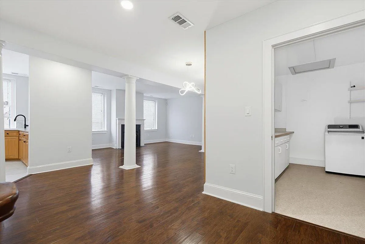 123 Anderson St - 123-B Anderson Street- Downtown Modern Apartment — Photo 3