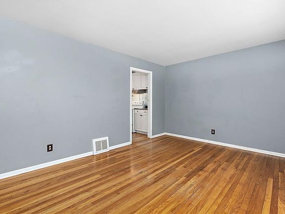 4th image of 9012 Central St