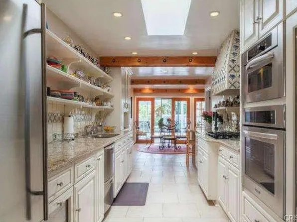 16355 Mandalay Dr, Encino, CA 91436