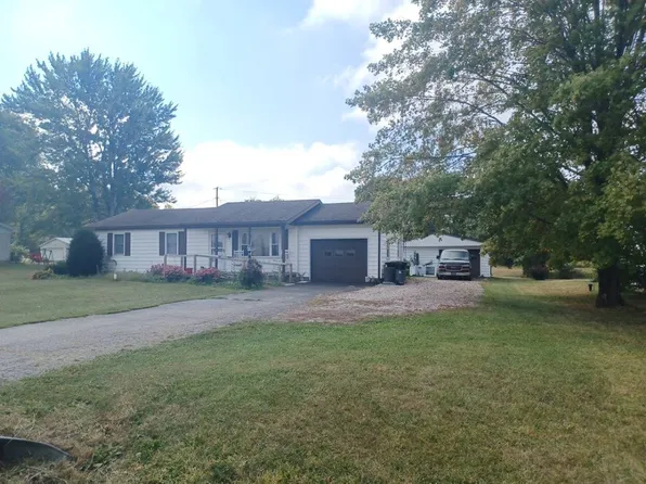 303 W College Corner Rd, Centerville, IN 47330