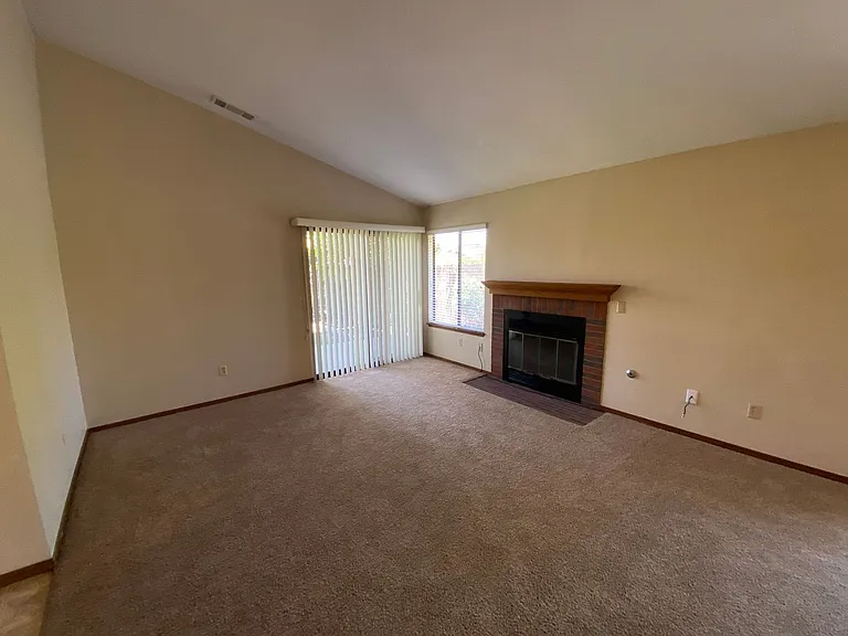 1348 E Ferguson Ct — Photo 6