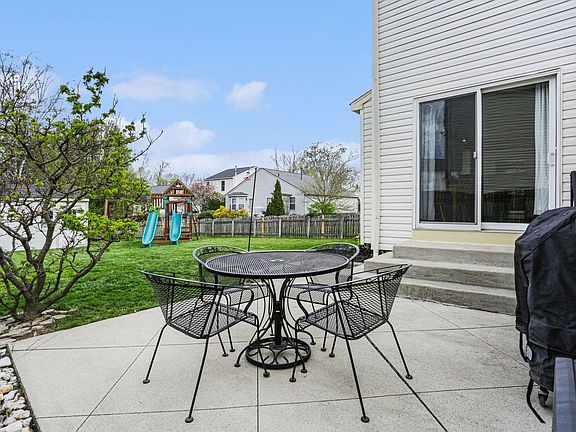 3rd image of 5152 Hilliard Green Dr