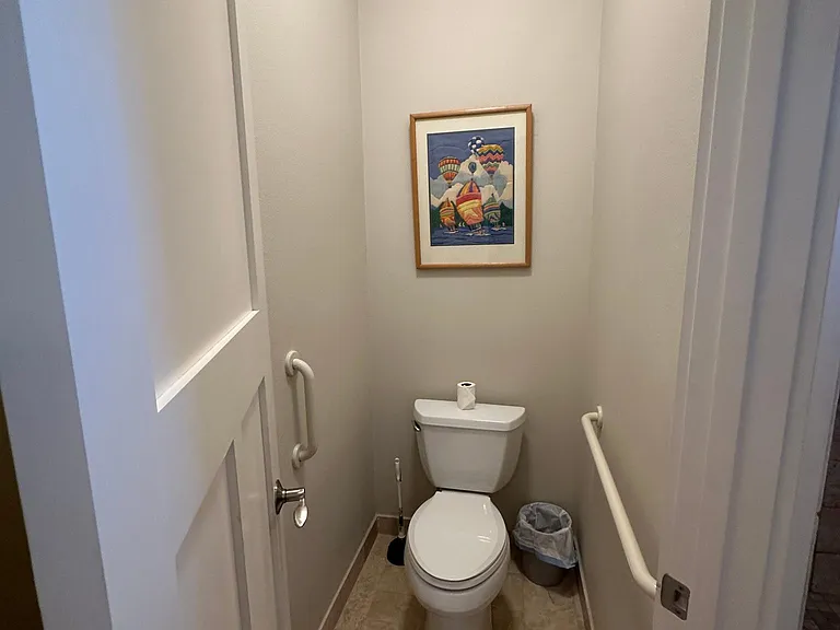 380 N Shore Dr — Photo 16