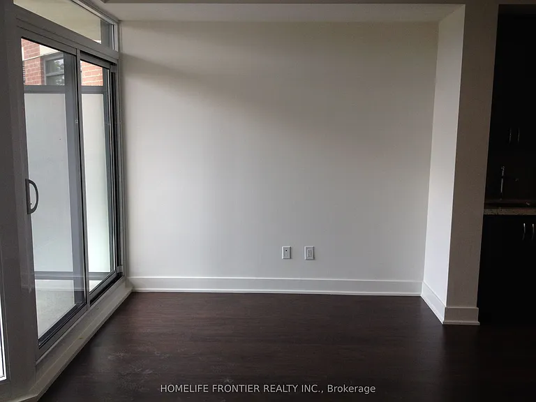 7608 Yonge St #422 — Photo 3