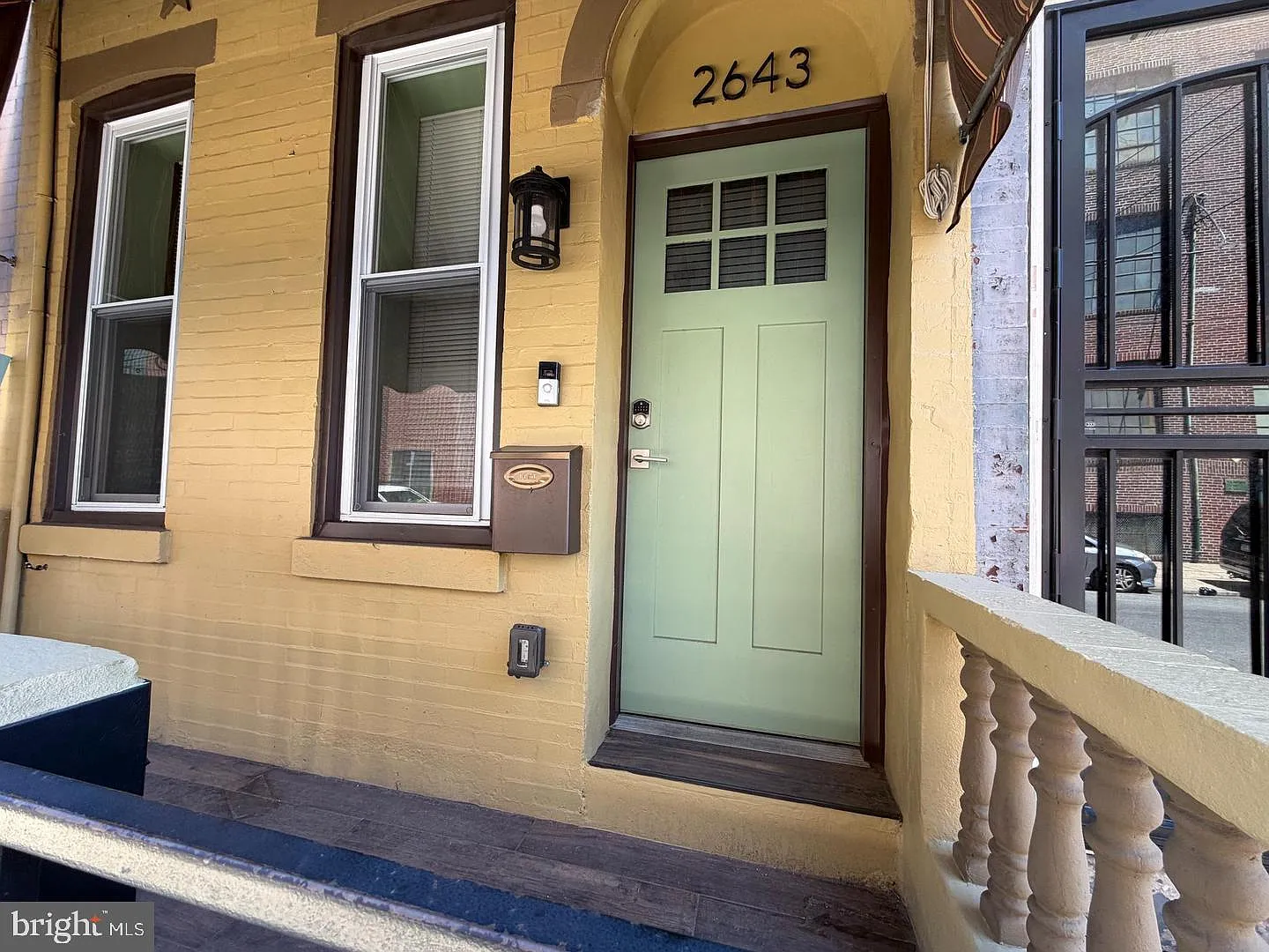 2 bed, 1.0 bath, 872 sqft, $1,700 — Photo 2