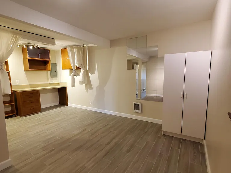 110 Florentia St #B — Photo 18