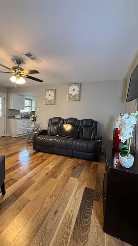 439 Malden Dr Photo 1
