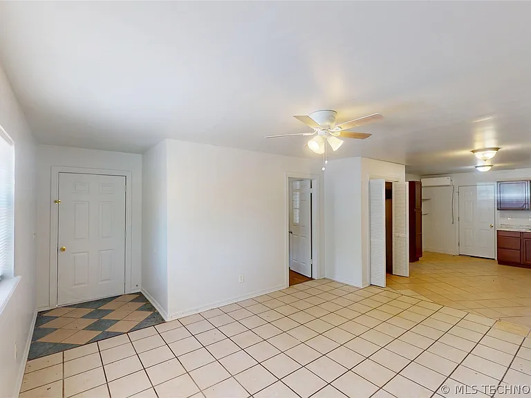 13858 S 292nd East Ave #C — Photo 2
