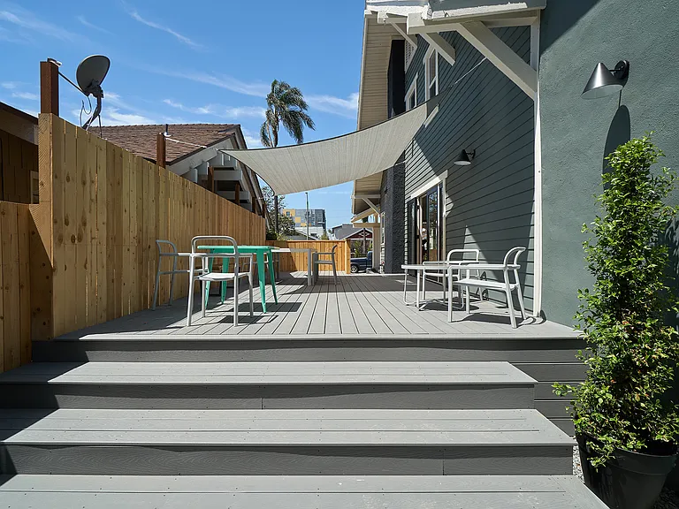 152 S Serrano Ave — Photo 13