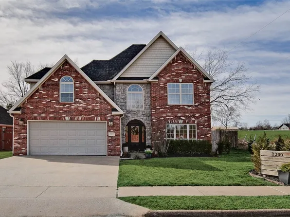 2200 S 18th Pl, Rogers, AR 72758