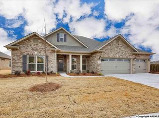 41 Nutcracker Ln, Huntsville, AL 35824