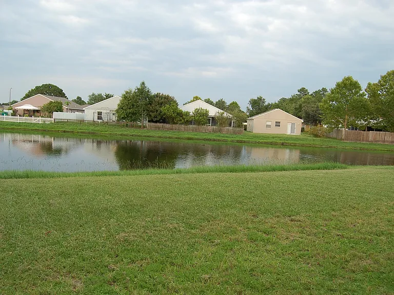 2219 Justin Ave — Photo 26