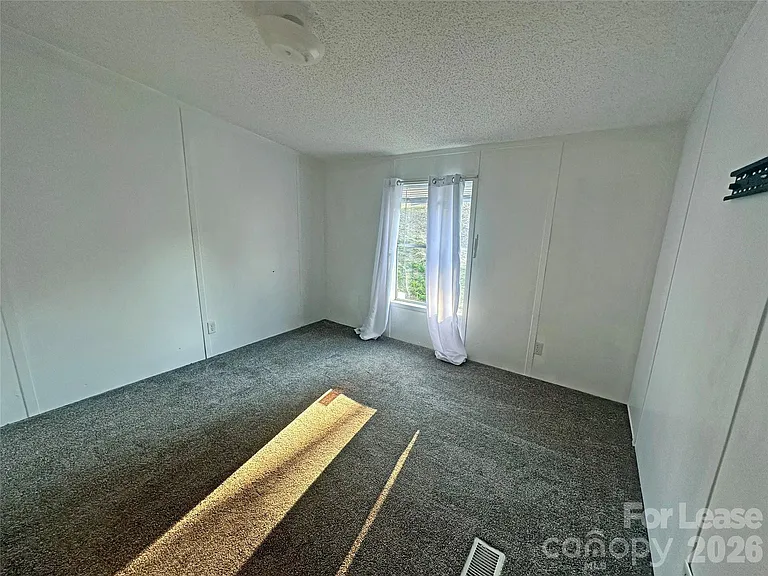 1844 Drew Dr — Photo 25