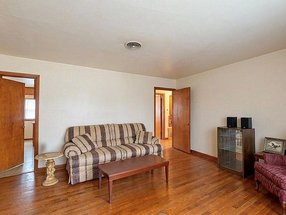 3rd image of 7261 Boggess Rd