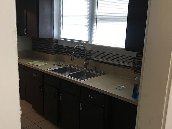 4th image of 1403 W 26th St