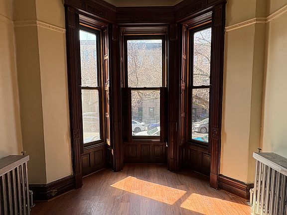 2nd image of 669 10th St APT 1