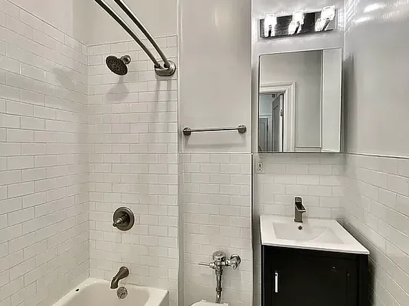 129 Perry Street image 7 of 8