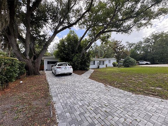 3rd image of 309 DEER PARK AVENUE