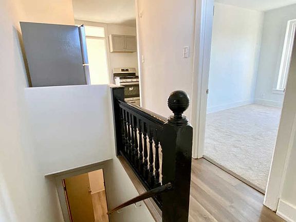 5th image of 303 S Main St #3