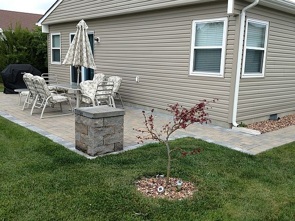 2nd image of 20 Merrilee Ln