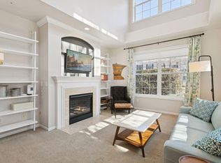 885 Braunworth Ct, Chaska, MN 55318