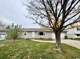 1106 Jefferies Dr, Clinton, IA 52732