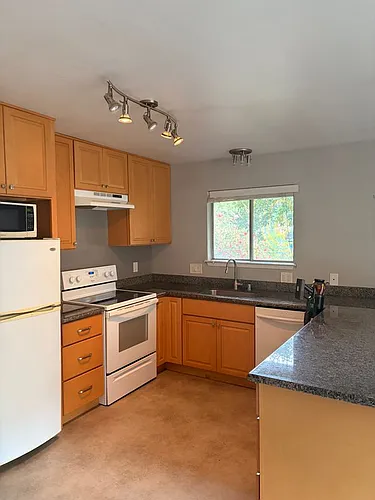 407 Maple St Photo 1