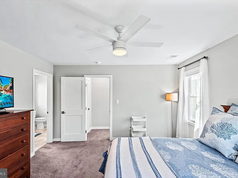 221 Wilder Ave — Photo 16