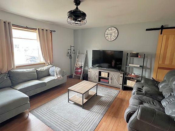 3rd image of 111 River Pl