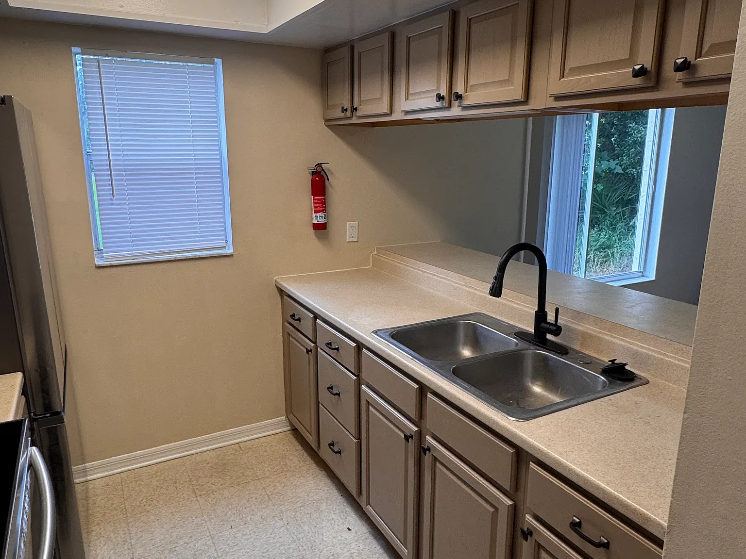 2 bed, 901 sqft, $1,200 — Photo 2
