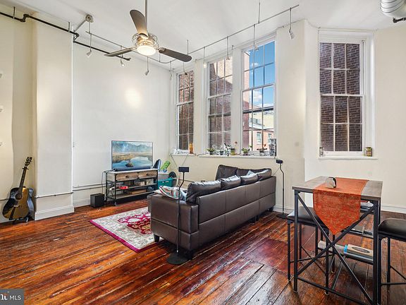 2nd image of 36 S Strawberry St APT 33