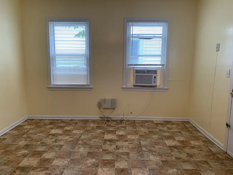 113 Hawke St — Photo 5