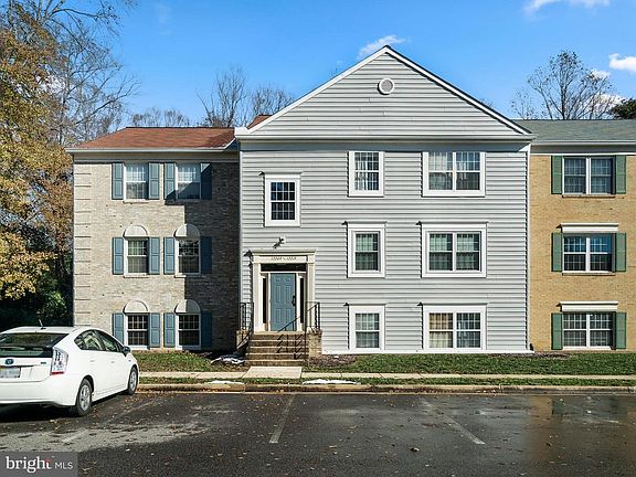 2nd image of 12215 Chaucer Ln
