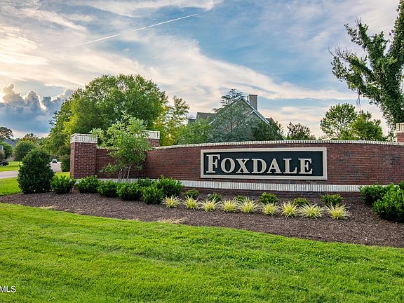 3rd image of 1018 Foxdale Dr