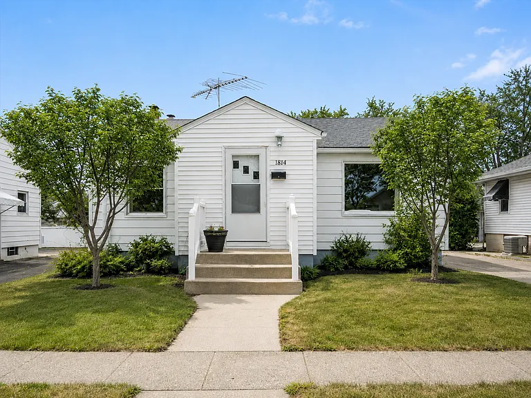 1814 Nicholson St — Photo 2