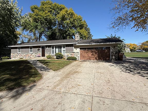 2nd image of 112 Orchard Cir
