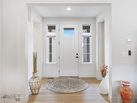 3rd image of 1502 Cyril Way
