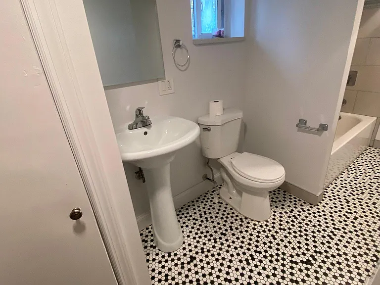 75 S Woodside Ave #1 — Photo 12