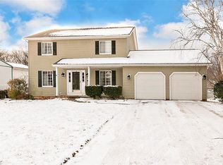 9628 Brayes Manor Dr, Mentor, OH 44060