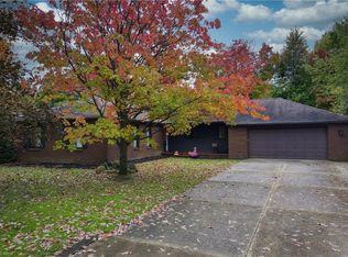 57 W Howe Rd, Tallmadge, OH 44278