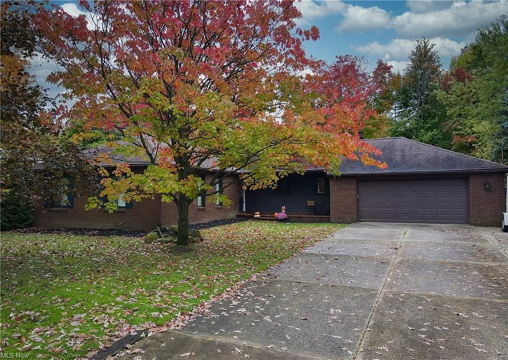 57 W Howe Rd photo 1