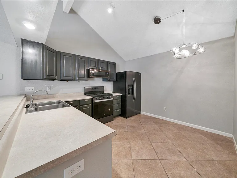 16906 Pocono Dr — Photo 9