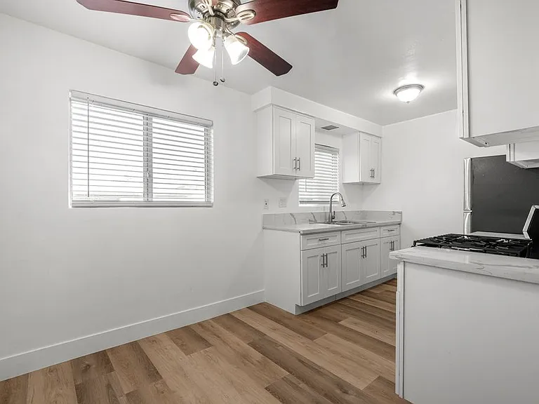 815 Victor Ave — Photo 25