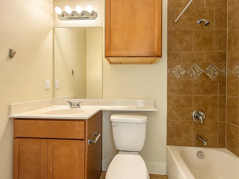 611 Franklin Blvd #A — Photo 27