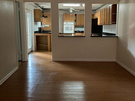 3rd image of 2033 Clubridge Dr